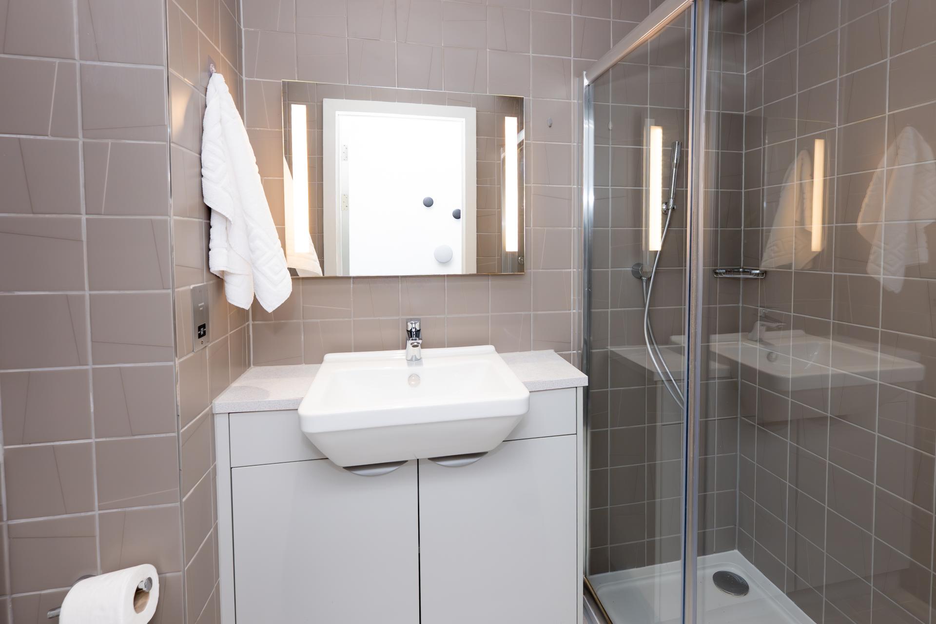 Platinum En-Suite - 11