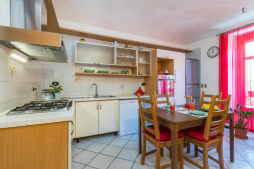 Spacious 2-bedroom apartment with balcony close to Campus Luigi Einaudi 