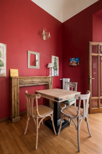 Unique 5-bedroom apartment near St. Stephen Square