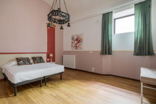 Unique 5-bedroom apartment near St. Stephen Square