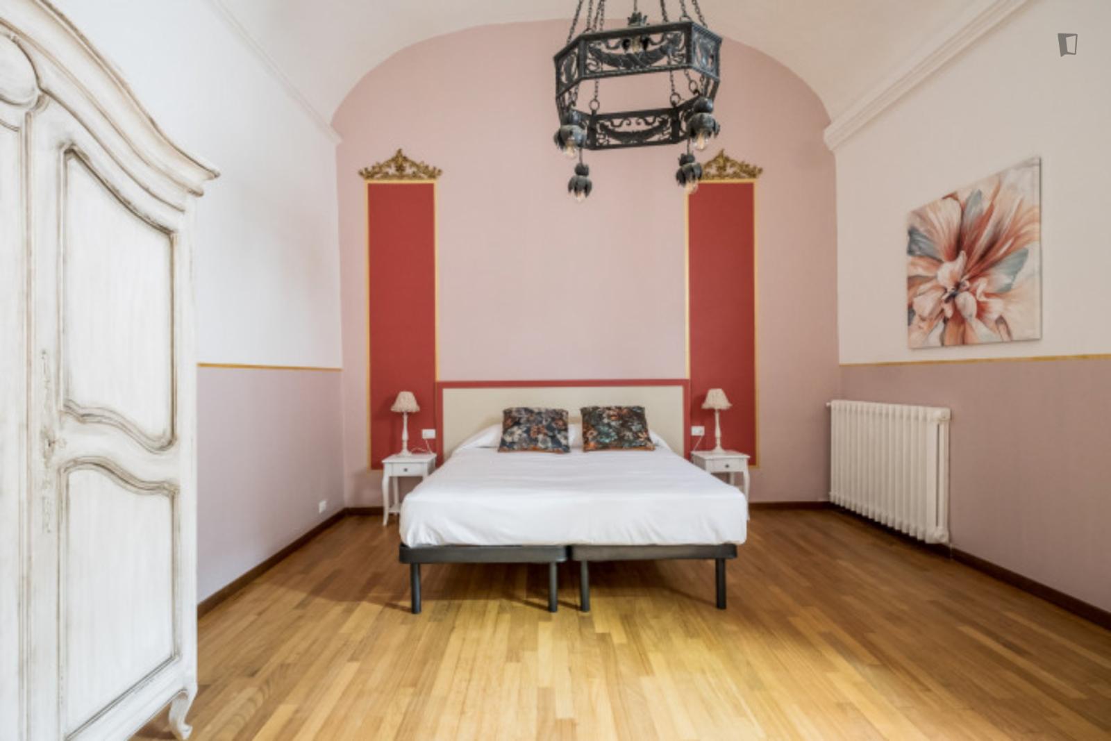  Unique 5-Bedroom Apartment Near St. Stephen Square  -  Unique 5-bedroom apartment near St. Stephen Square  - Gallery -  1