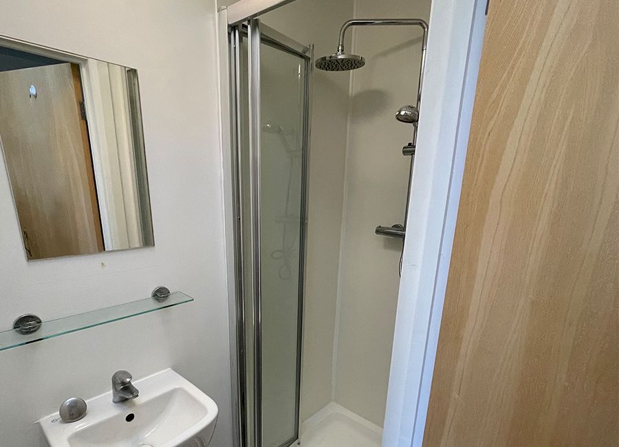  Standard En-Suite Rooms (Halls E) Attic  -  كنج فيشر هولز  - Gallery -  2