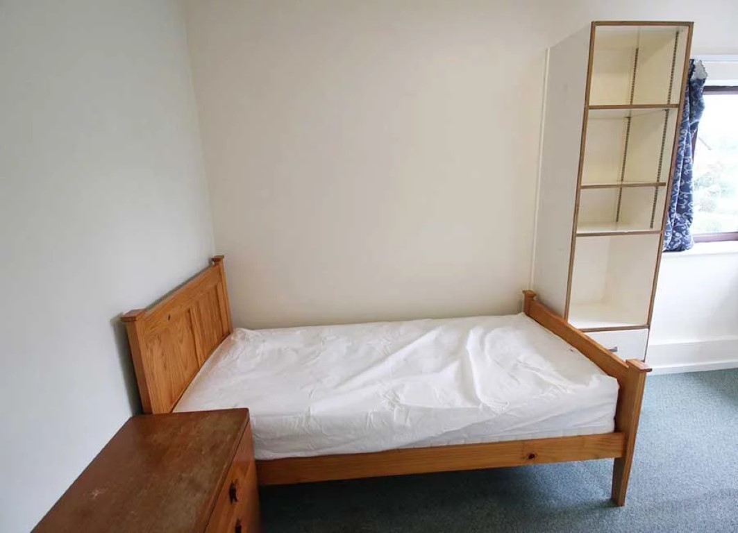  سنجل اونسويت ايه هول  -  كنج فيشر هولز  - Gallery -  6