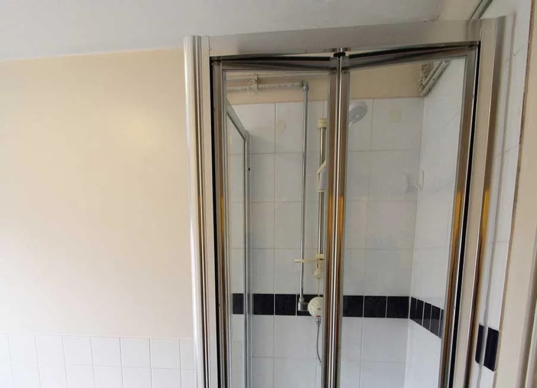  سنجل اونسويت ايه هول  -  كنج فيشر هولز  - Gallery -  4