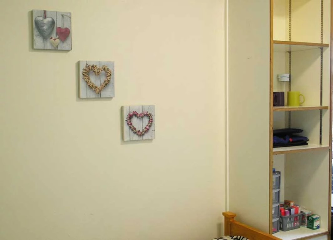  سنجل اونسويت ايه هول  -  كنج فيشر هولز  - Gallery -  9