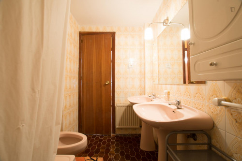 Cosy double bedroom in a flat, close to Universidad de Alcalá - Campus de Alcalá de Henares - Gallery - 6