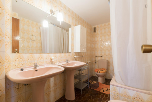 Cosy double bedroom in a flat, close to Universidad de Alcalá - Campus de Alcalá de Henares - Gallery - 8
