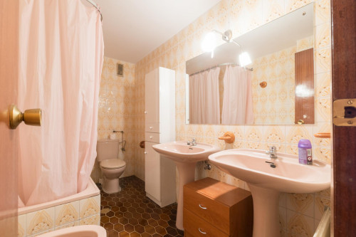 Cosy double bedroom in a flat, close to Universidad de Alcalá - Campus de Alcalá de Henares  - Gallery -  5