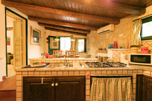 Appealing 2-bedroom flat in Arenella