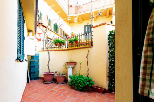 Appealing 2-bedroom flat in Arenella