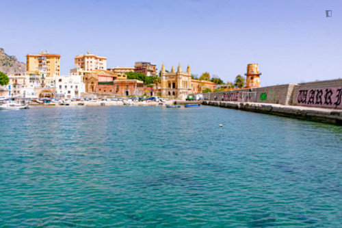 Appealing 2-bedroom flat in Arenella