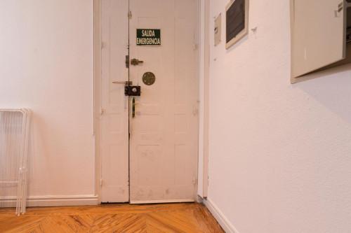 Charming double bedroom in central Madrid, near Palacio Real de Madrid