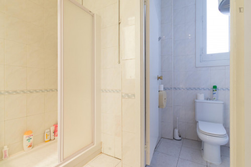 Charming double bedroom in central Madrid, near Palacio Real de Madrid - Gallery - 7
