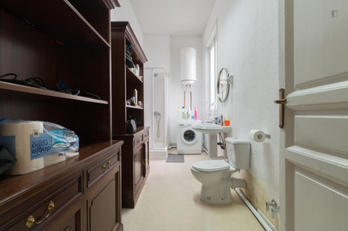 Charming double bedroom in central Madrid, near Palacio Real de Madrid - Gallery - 14
