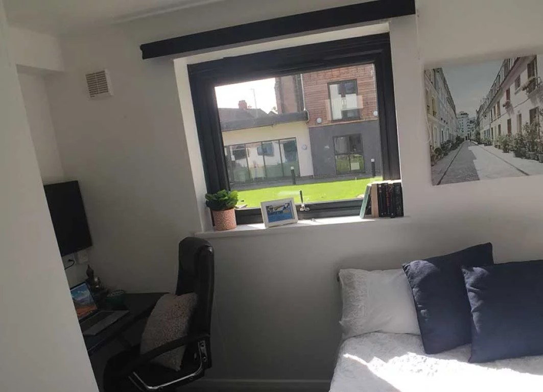  En-Suite Gold - A  -  Forest Court  - Gallery -  2