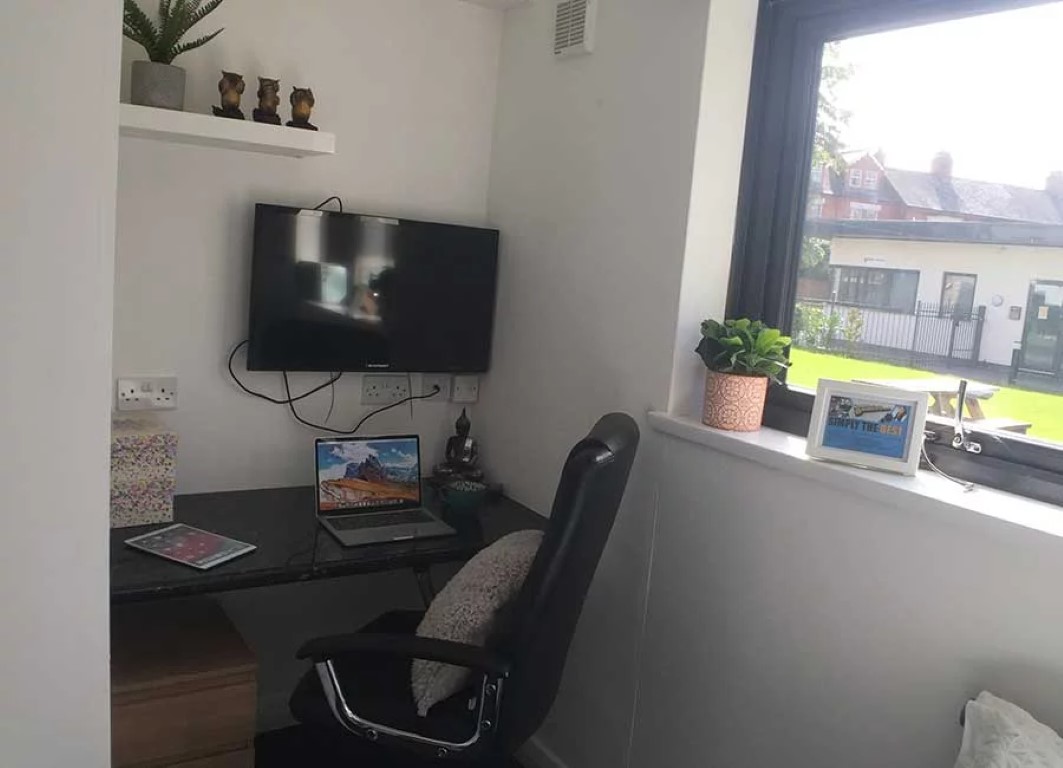  En-Suite Gold - A  -  Forest Court  - Gallery -  3