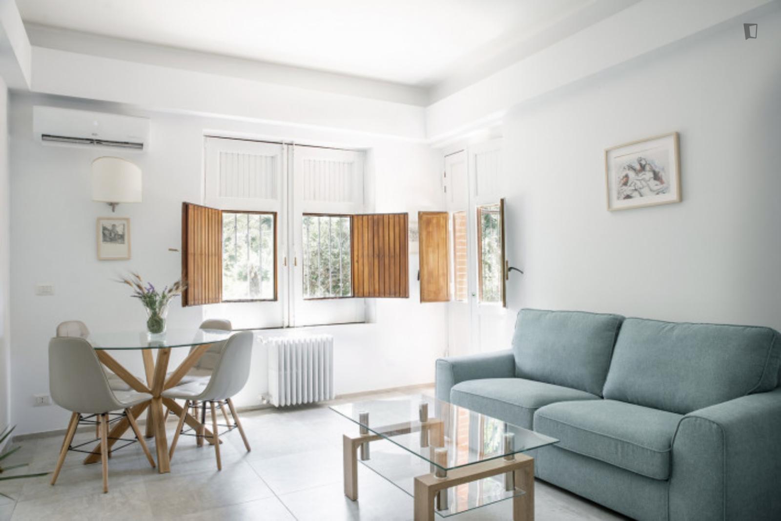 Cool 1-Bedroom Apartment Close To Università Studio Telogico San Paolo - Cool 1-bedroom apartment close to Università Studio Telogico San Paolo - Gallery - 1