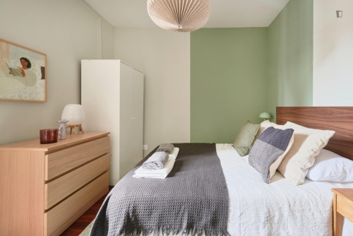 Stylish double bedroom next to Eduardo VII Park
