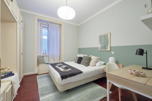 Lovely double bedroom next to Parque metro station