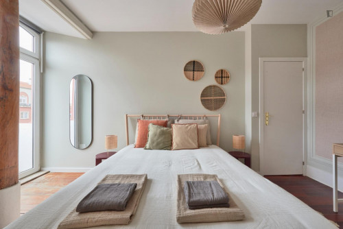 Bright double bedroom near Parque metro station