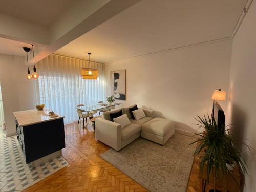 Spacious 1-bedroom apartment with a sunny balcony, in Penha de França