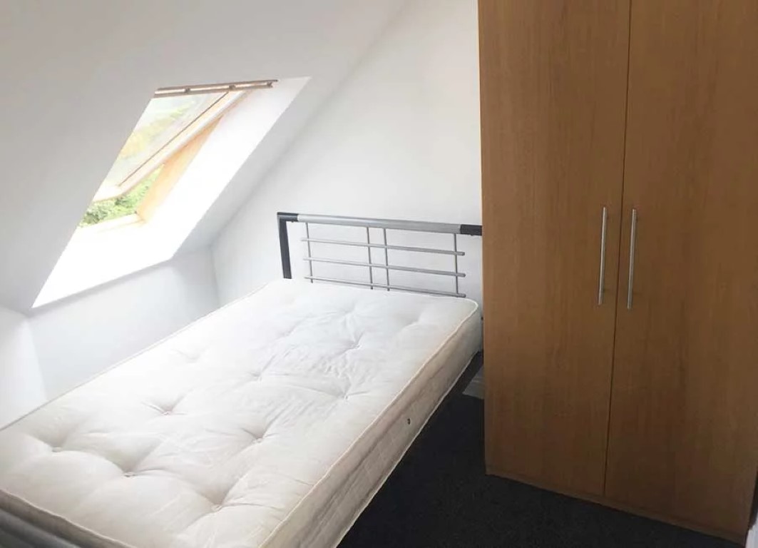 Two Bed Flat - Forest Rise - Gallery - 1