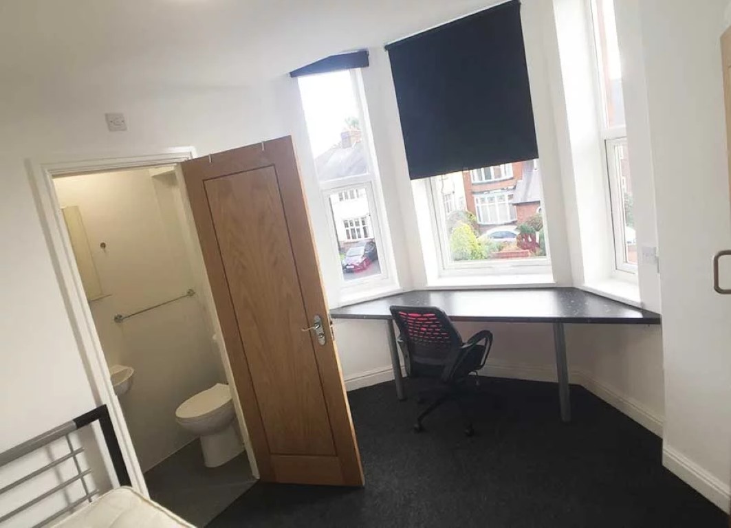  One Bed Flat  -  Forest Rise  - Gallery -  8