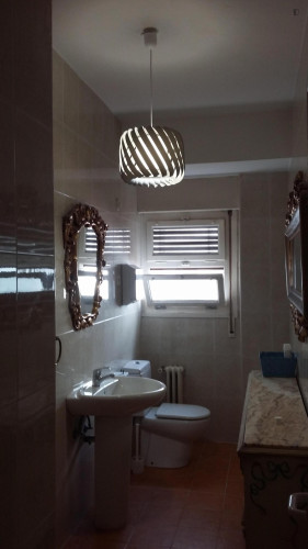 Welcoming double bedroom - Gallery - 5
