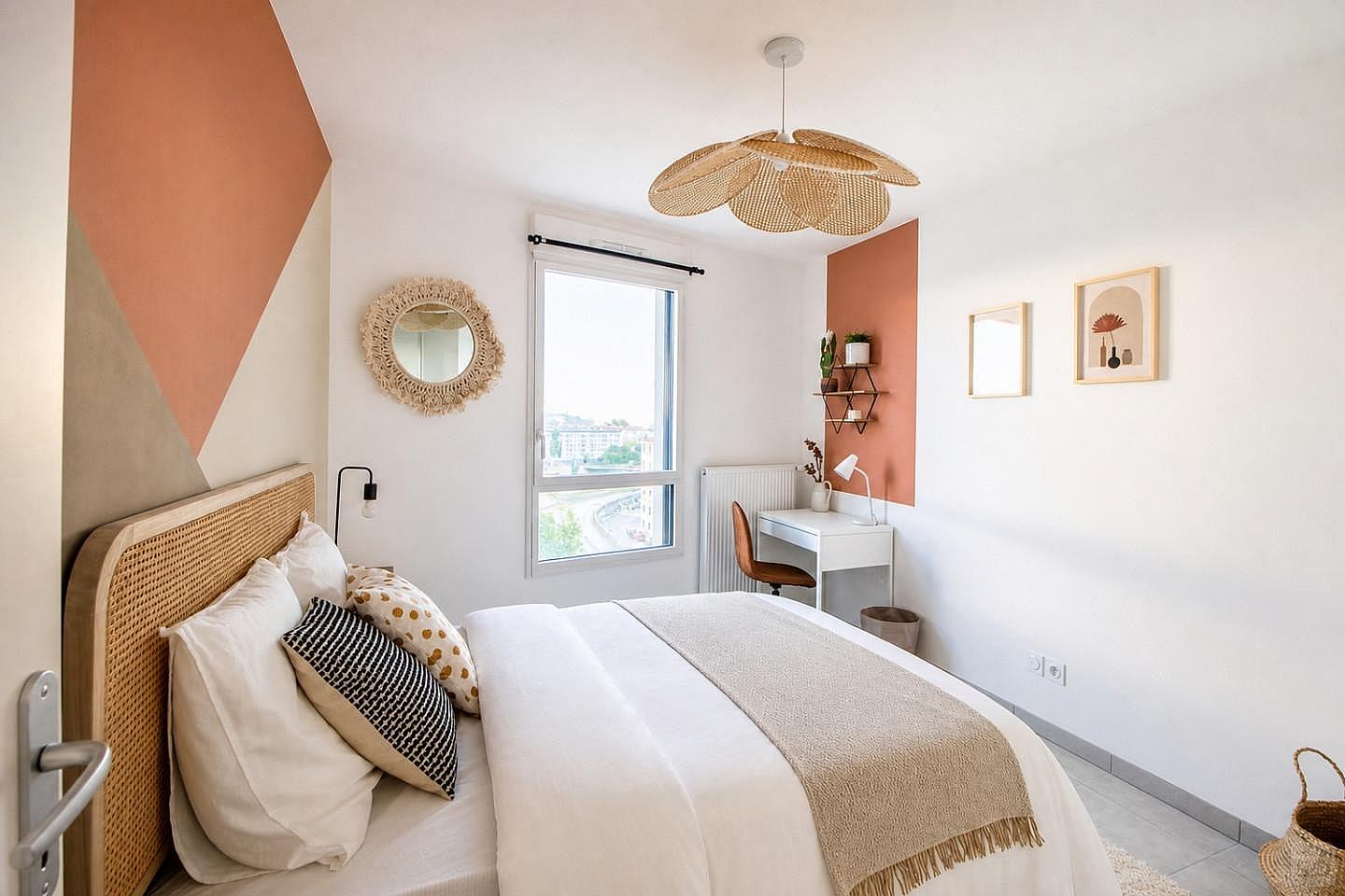 Elegant 12 M² Bedroom Near Lyon - LYO54 - 54