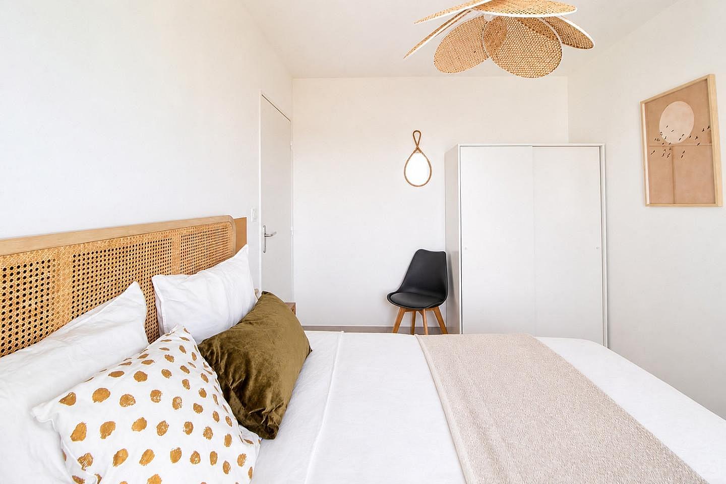 Atypical Room Of 10 M² To Rent Near Lyon - LYO29 - 2