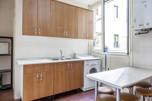 Single bedroom in cosy 9-bedroom in the south of Malasaña - Gallery - 7