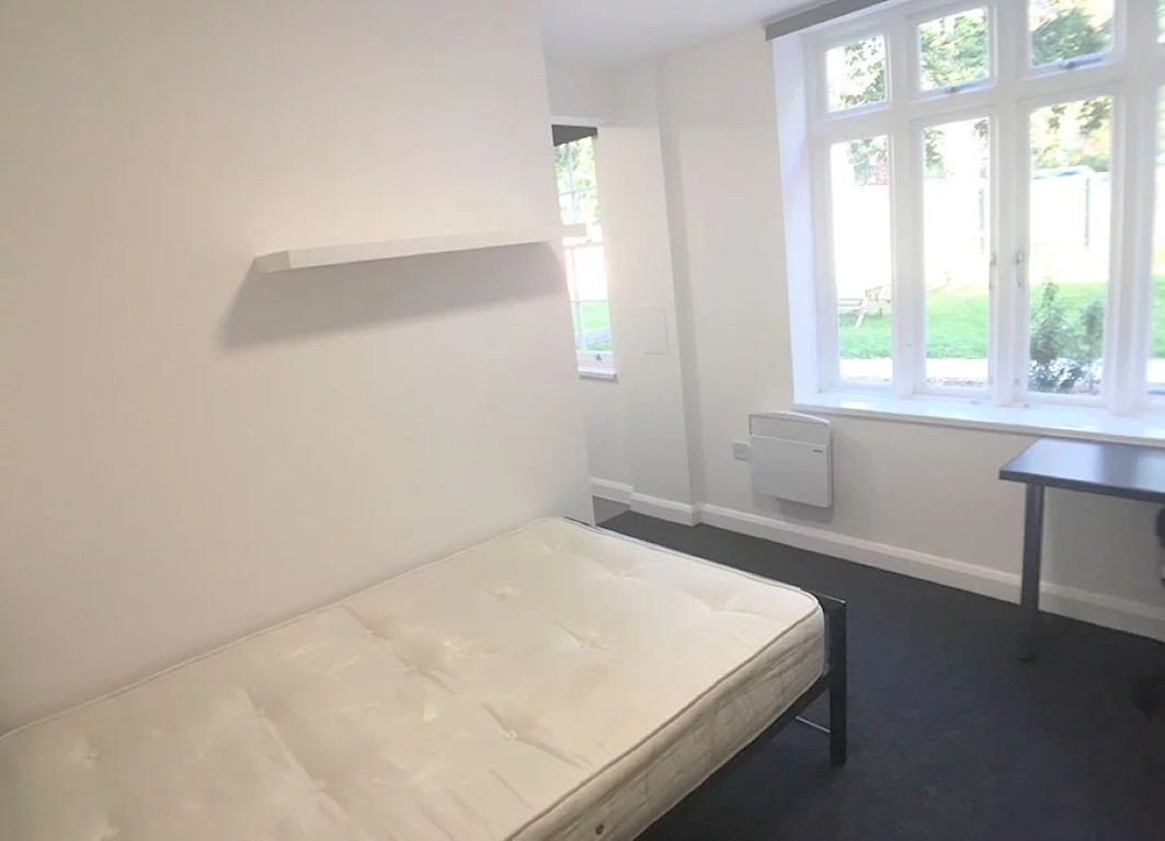  Superior Studio  -  Regent Road  - Gallery -  4