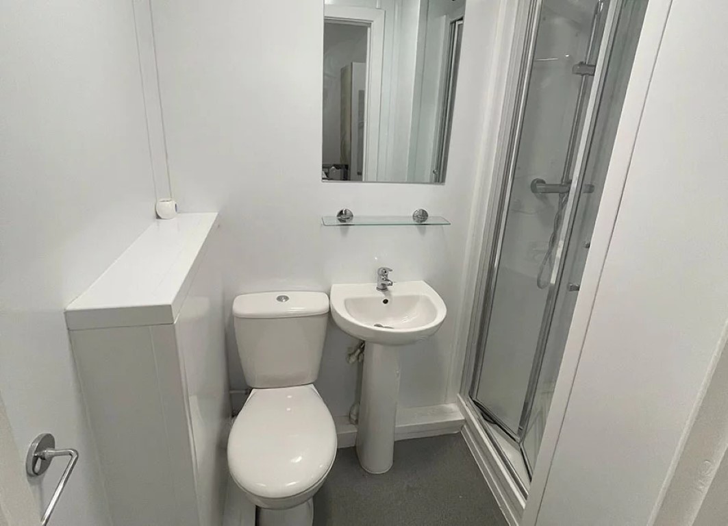  Superior Studio  -  Regent Road  - Gallery -  3