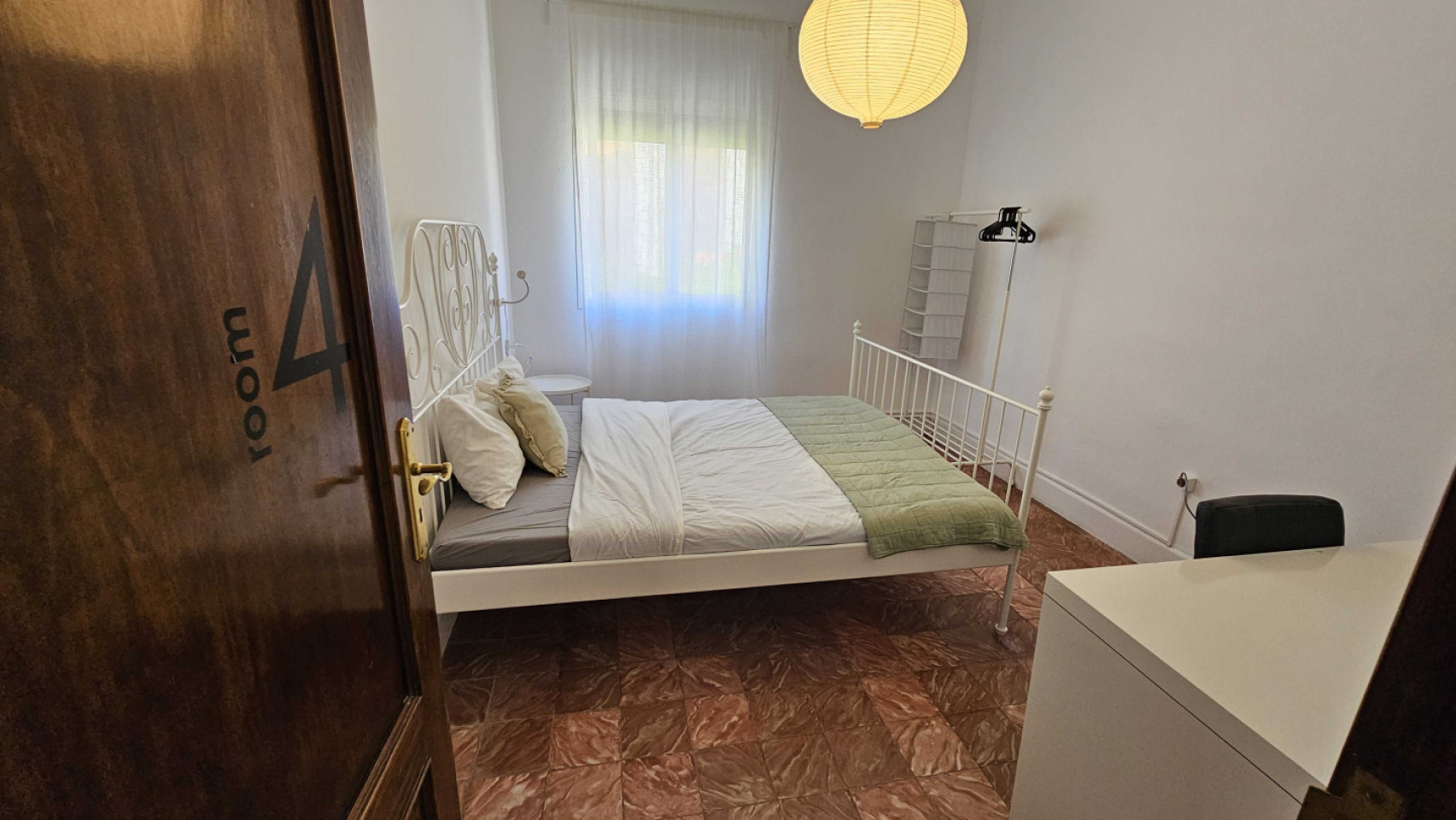Private Room - Comfortable Vibrant House w/ Workspaces + Terrace Apartment - Gallery - 20