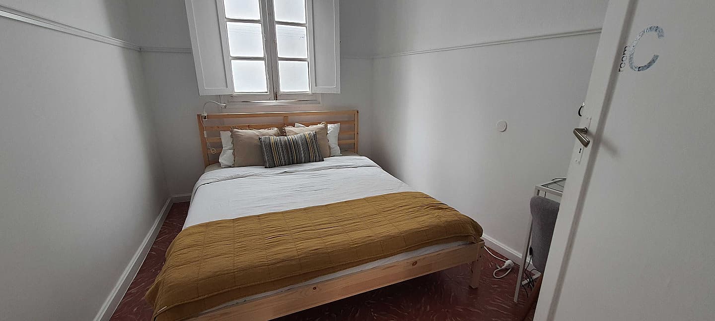 Private Room - Comfortable Vibrant House w/ Workspaces + Terrace Apartment - Gallery - 14