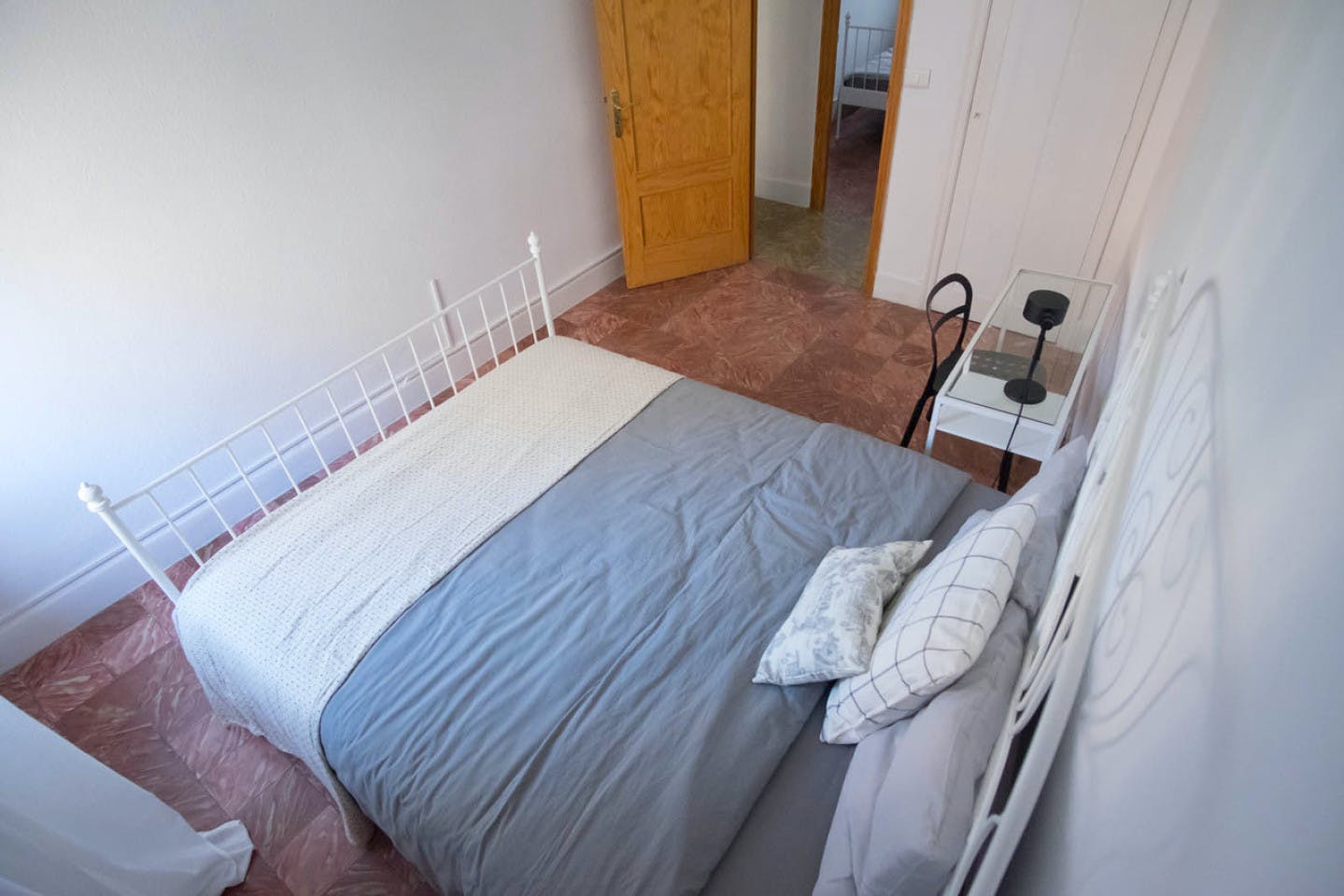Private Room - Comfortable Vibrant House w/ Workspaces + Terrace Apartment - Gallery - 39