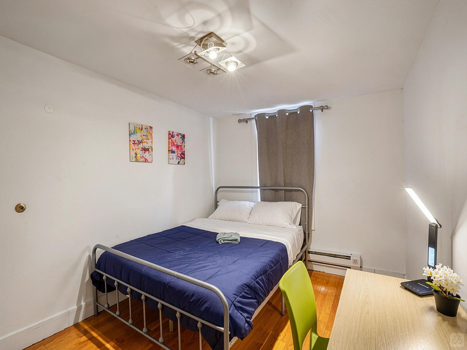 Private (queen Size Bed) - 2