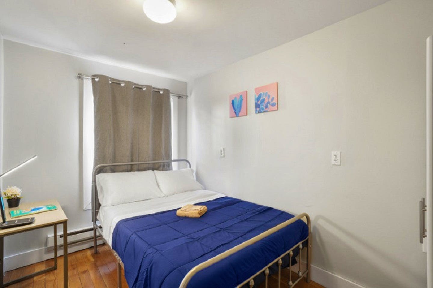 Private (queen Size Bed) - 13