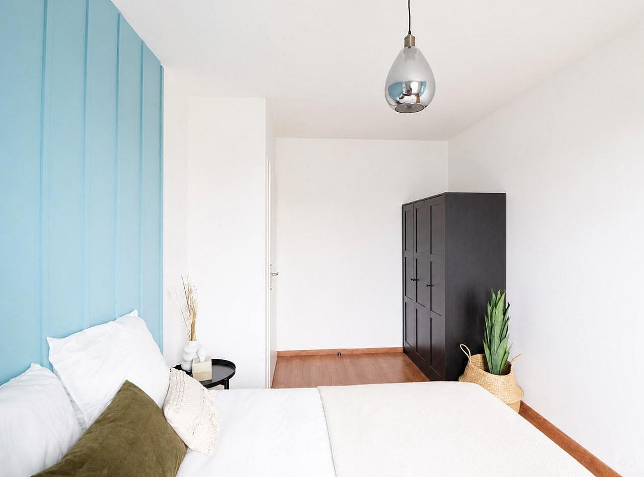 Industrial 12 M² Style Bedroom For Rent - 3