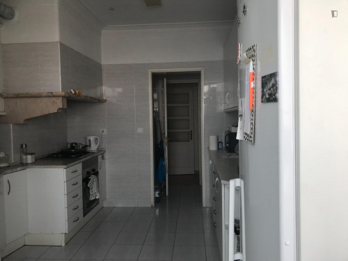 Cosy single bedroom with a private bathroom in a 4-bedroom flat
