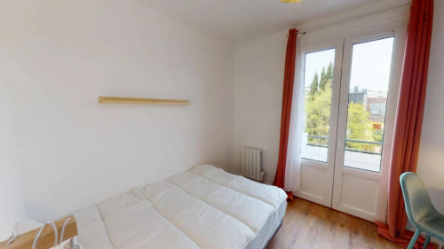 Charming double ensuite bedroom not far from Issy train station