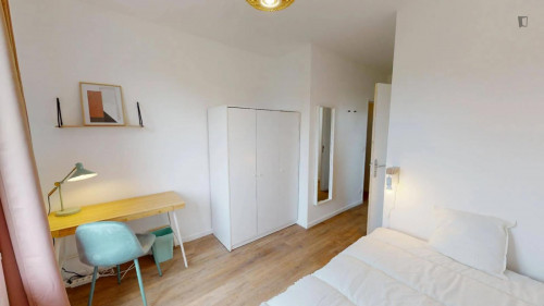 Charming double ensuite bedroom not far from Issy train station