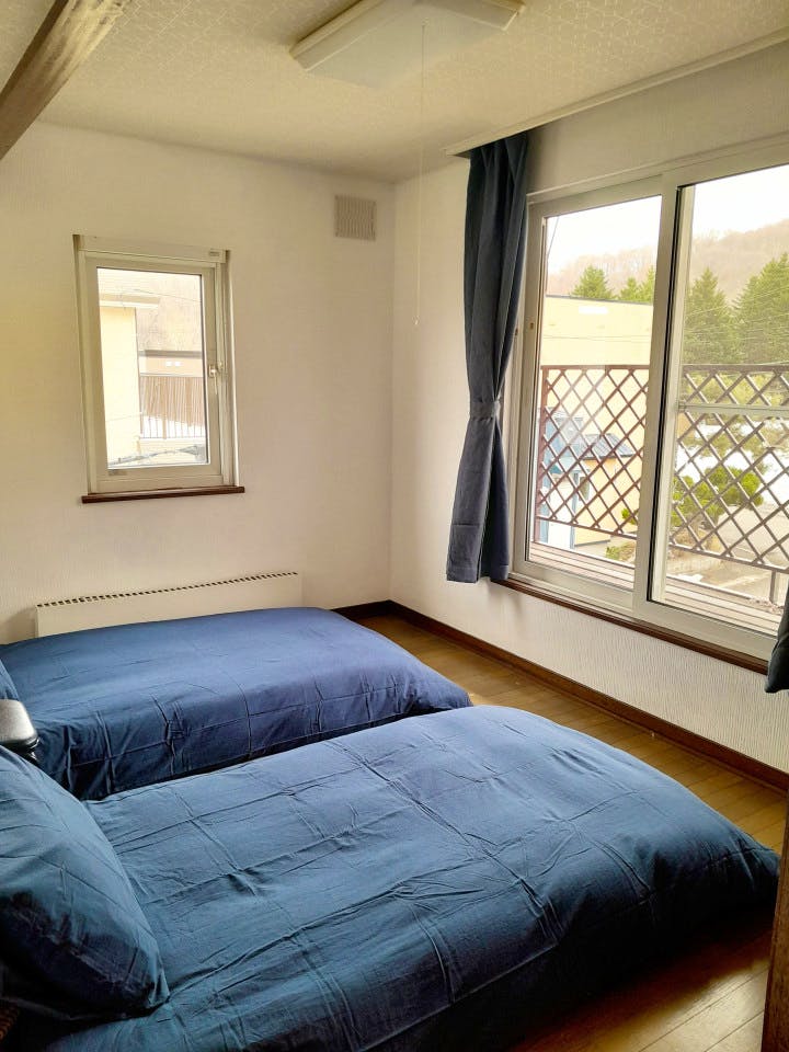  Mountain View Room  -  Stunning Traditional Coliving in Sapporo with Panoramic Views & Nature Access  - Gallery -  17