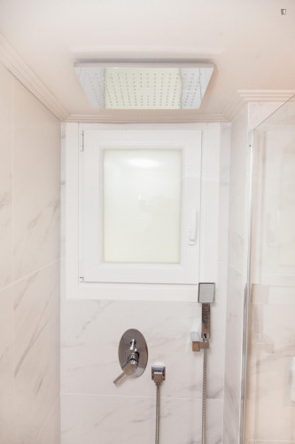 Aurora: Bright 1st floor 1-bedroom flat in Glyfada with balconies all around - Gallery - 12
