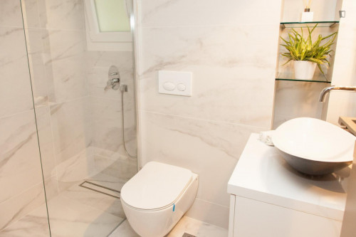 Aurora: Bright 1st floor 1-bedroom flat in Glyfada with balconies all around - Gallery - 9