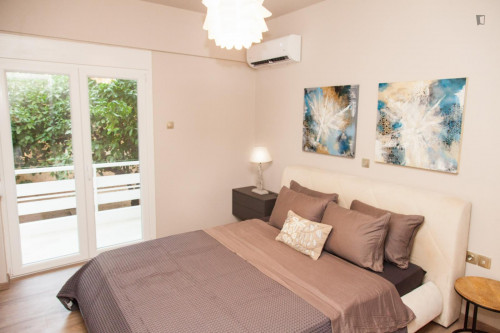 Aurora: Bright 1st floor 1-bedroom flat in Glyfada with balconies all around - Gallery - 17