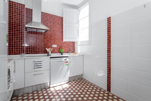 Snug single bedroom near the Rocafort metro - Gallery - 8