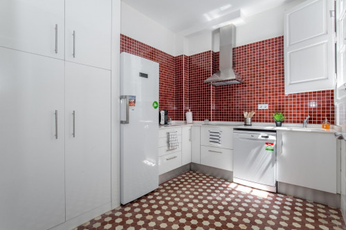 Snug single bedroom near the Rocafort metro - Gallery - 9