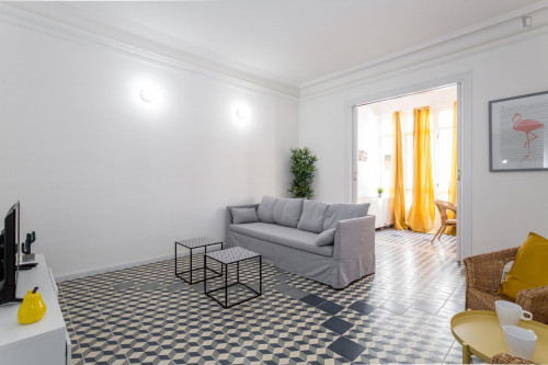 Snug single bedroom near the Rocafort metro - Gallery - 15
