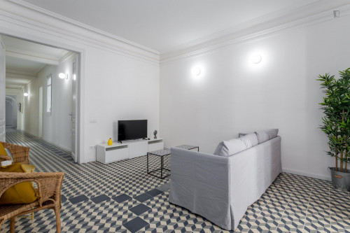 Snug single bedroom near the Rocafort metro - Gallery - 13